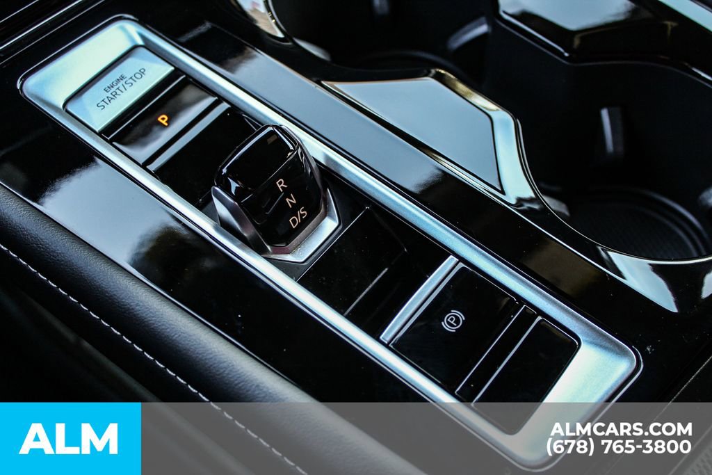 Used 2024 Volkswagen Atlas Cross Sport SE image 35