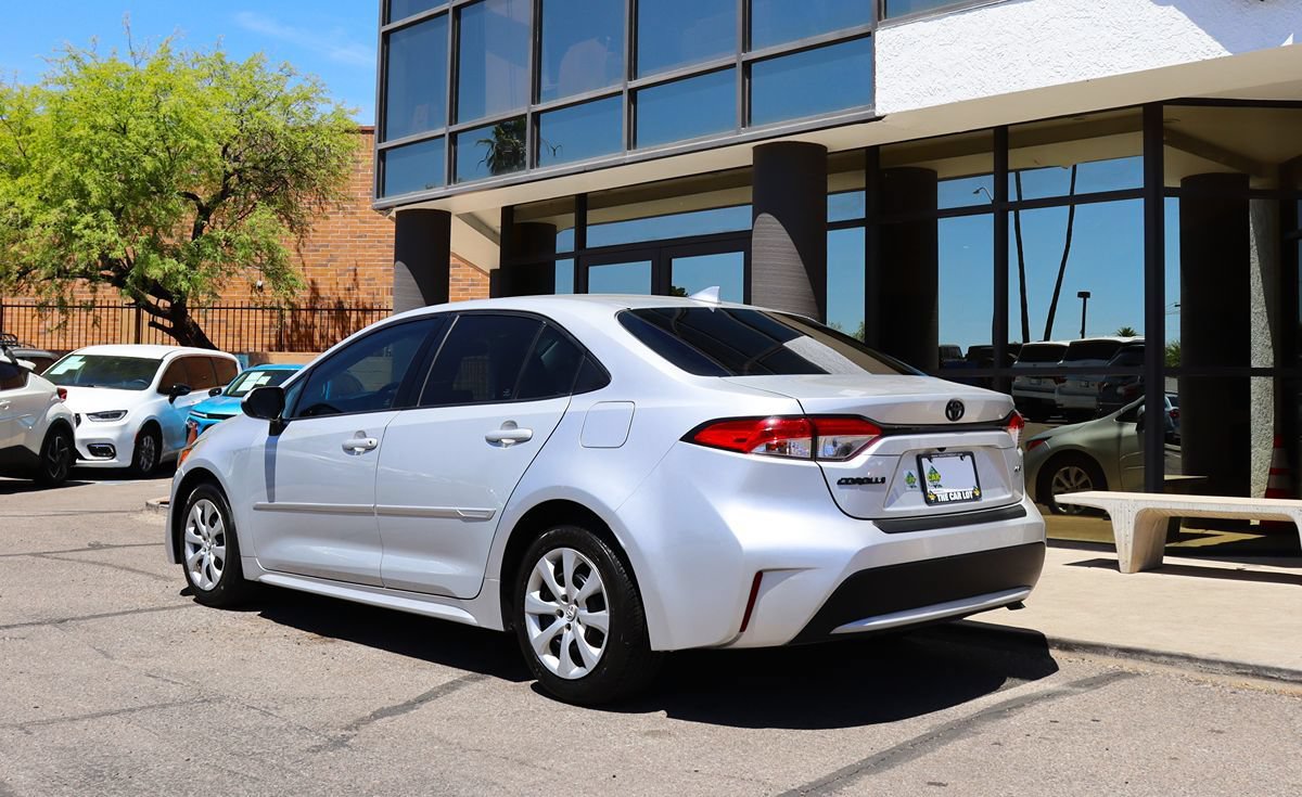 Used 2022 Toyota Corolla LE w/ Carpet Mat Package (TMS) FWD image 9