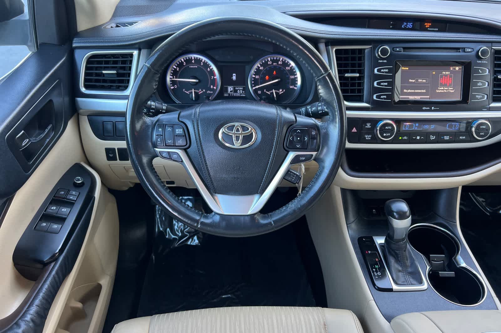 Used 2014 Toyota Highlander Plus FWD image 15