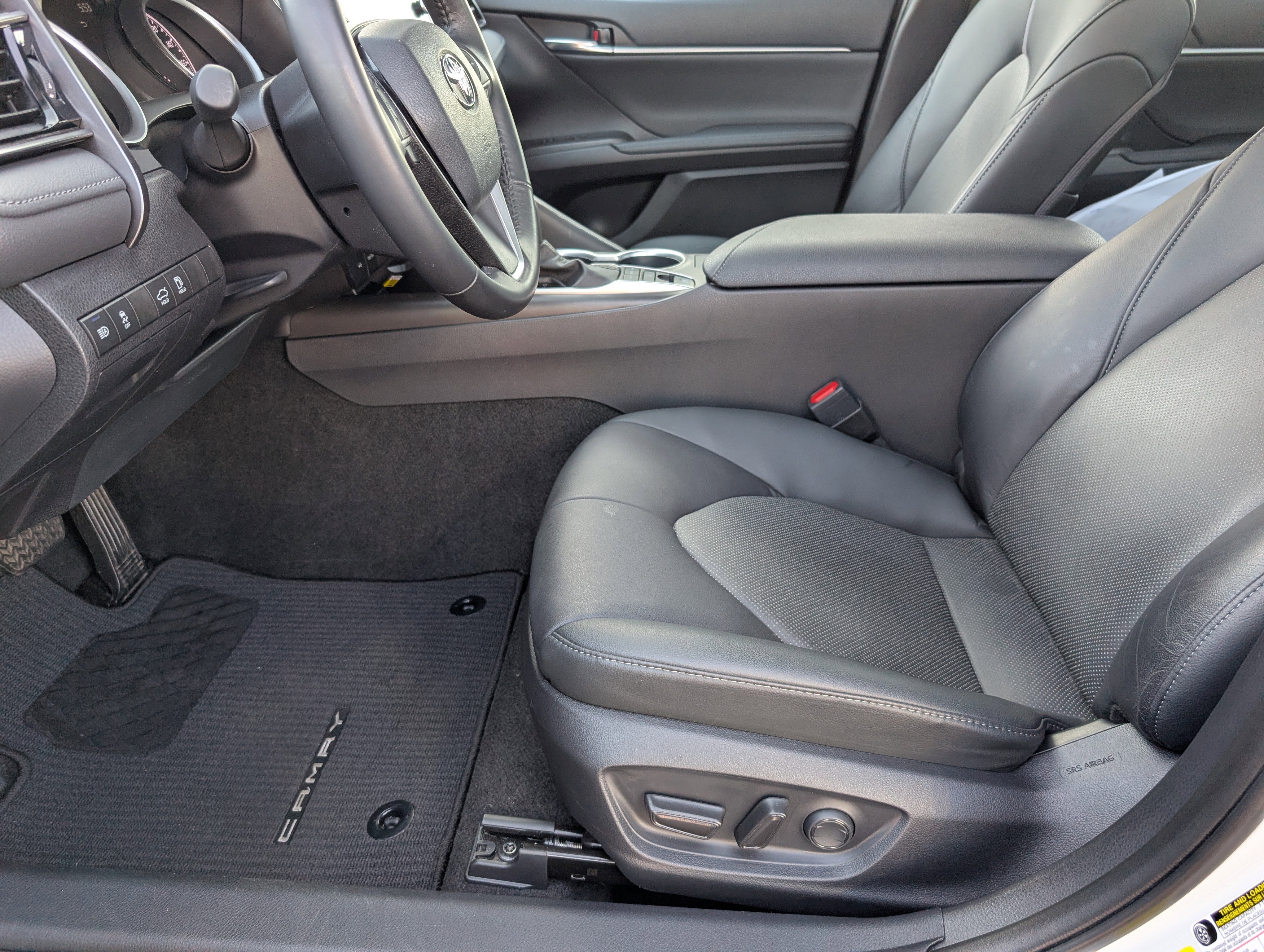 Used 2023 Toyota Camry XLE image 14