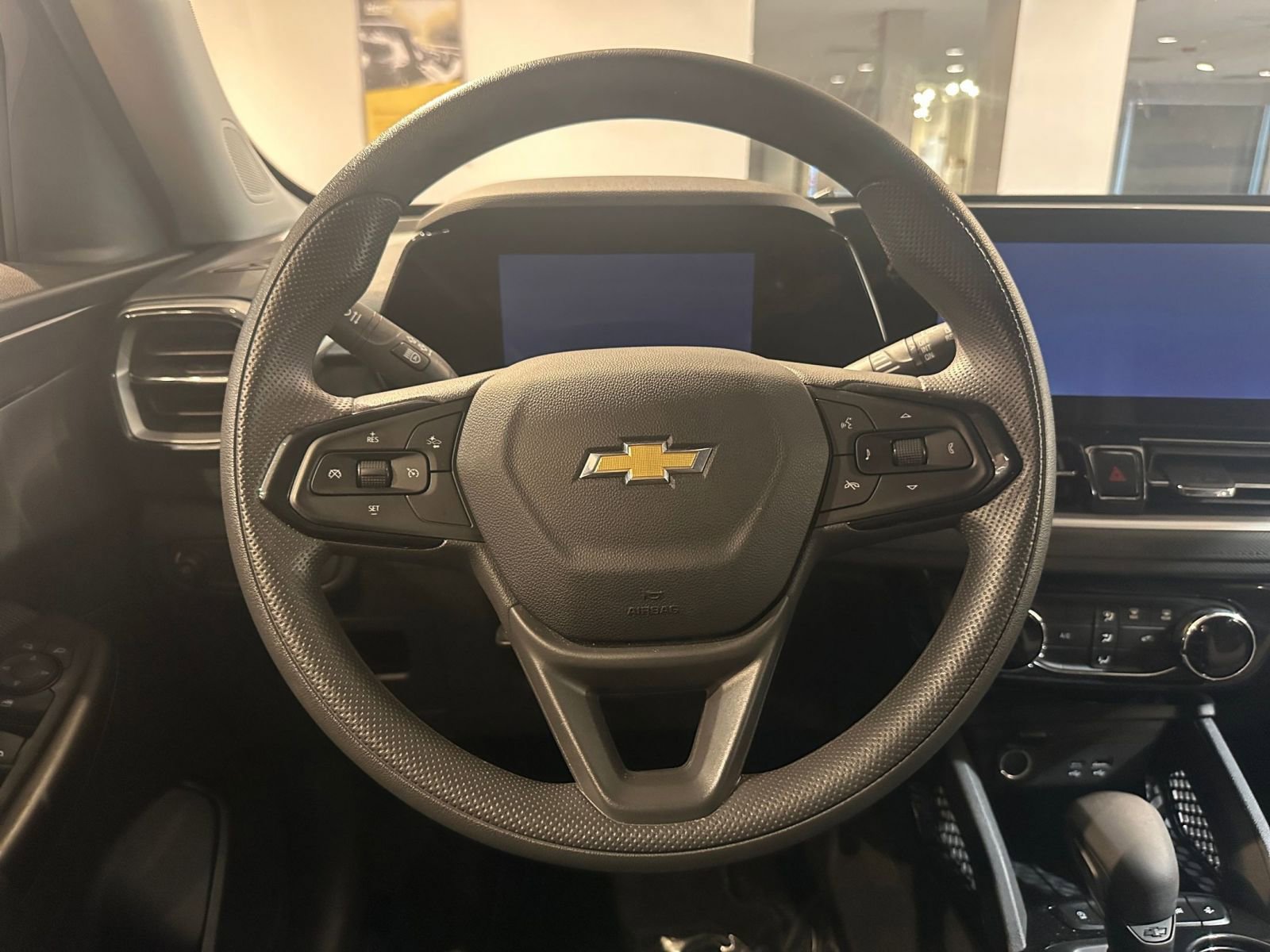 Used 2025 Chevrolet TrailBlazer LT image 28