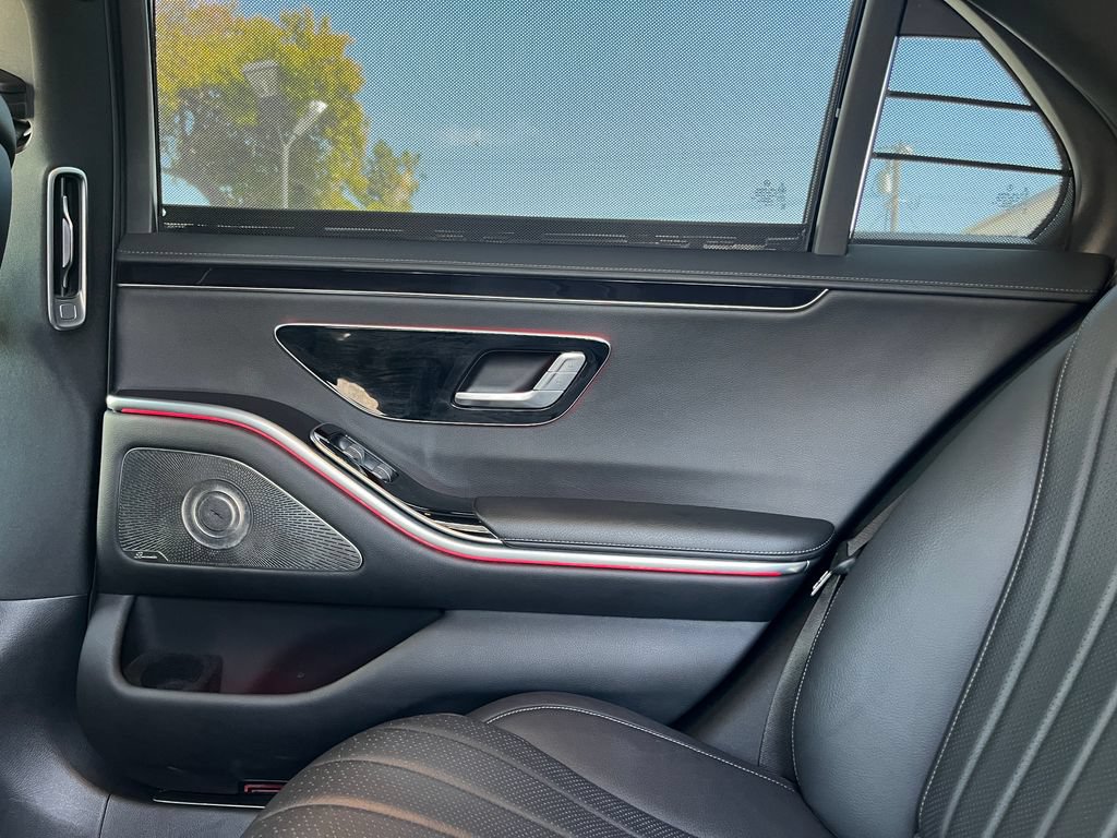Used 2022 Mercedes-Benz S 500 4MATIC w/ AMG Line Package image 21