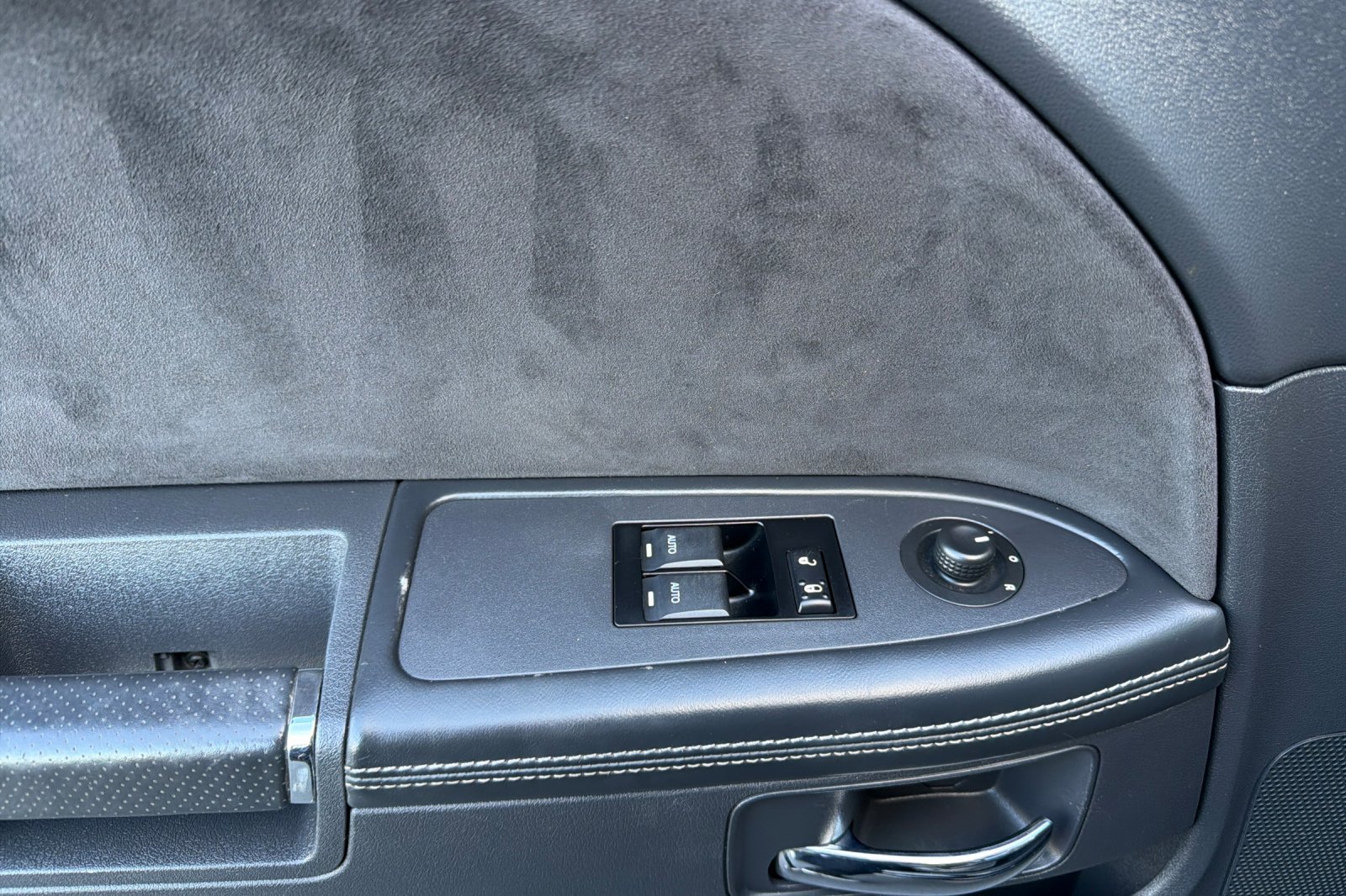 Used 2012 Dodge Challenger SRT8 w/ Premium Sound Group RWD image 10