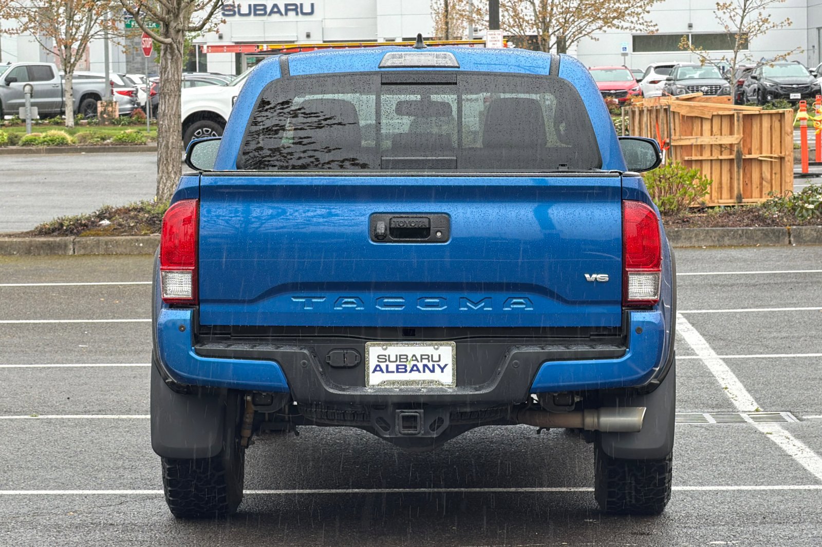 Used 2017 Toyota Tacoma TRD Off-Road image 5