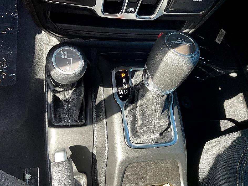 New 2025 Jeep Gladiator Sport image 22