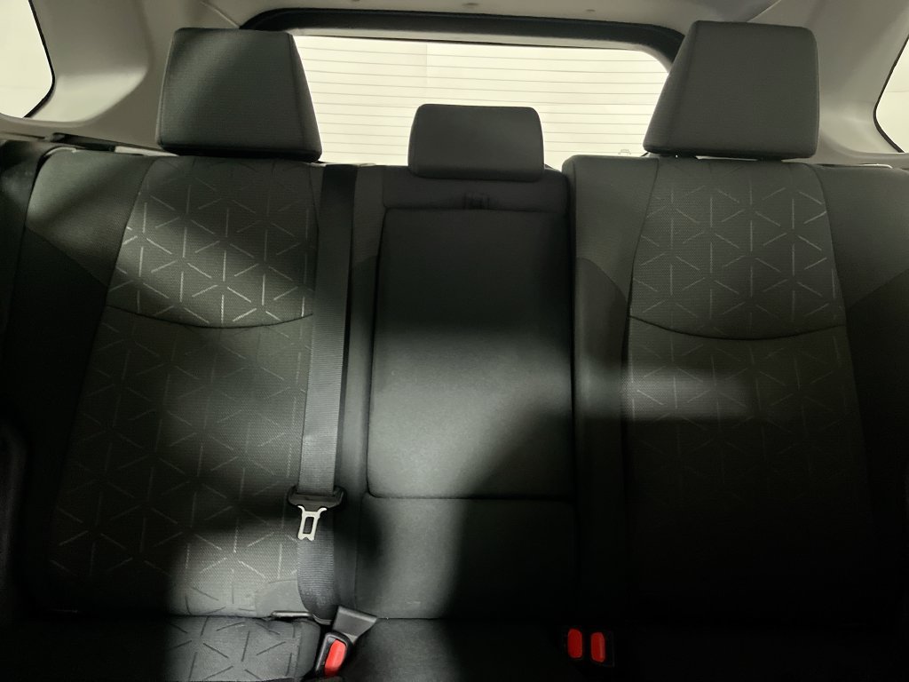 Used 2021 Toyota RAV4 XLE w/ Convenience Package FWD image 29