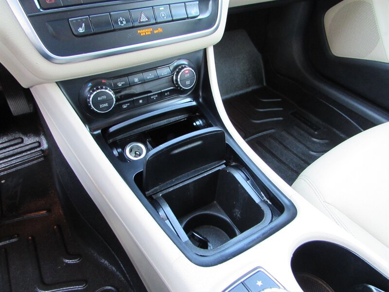 Used 2015 Mercedes-Benz CLA 250 image 21