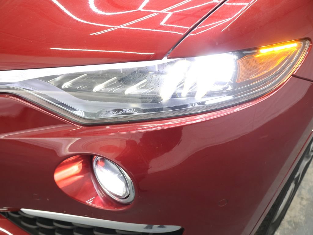 Used 2020 Maserati Levante GranLusso image 26