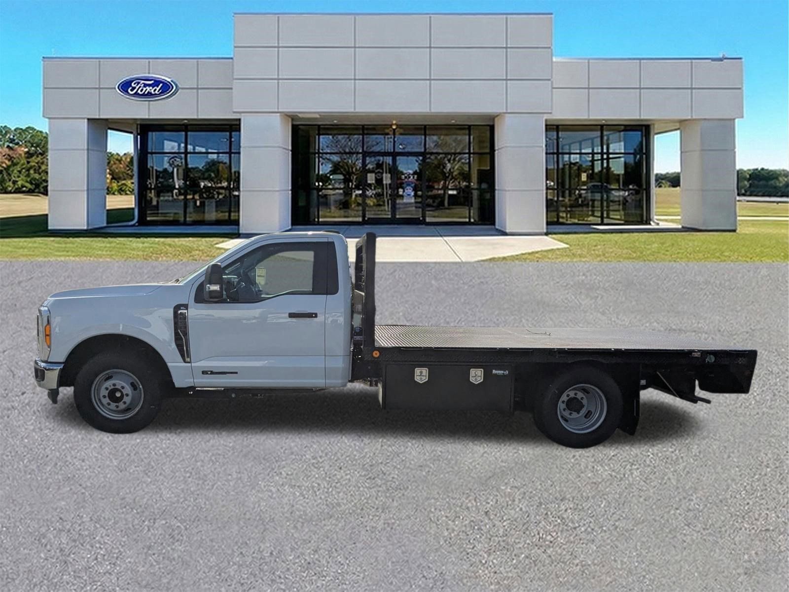 New 2023 Ford F350 XL w/ XL Chrome Package image 7