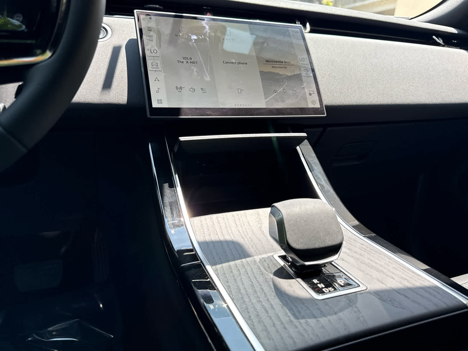 Certified 2024 Land Rover Range Rover Evoque S image 9