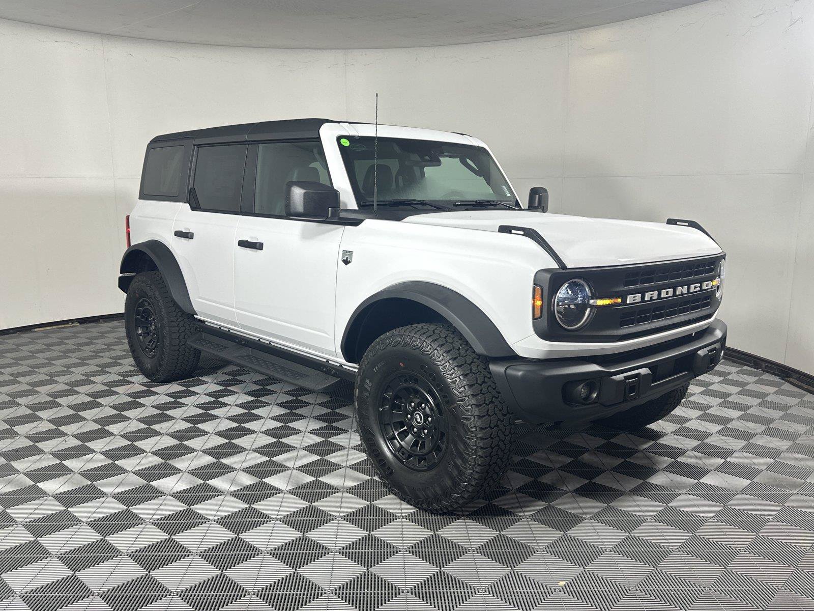 New 2026 Ford Bronco Big Bend w/ Black Diamond Package