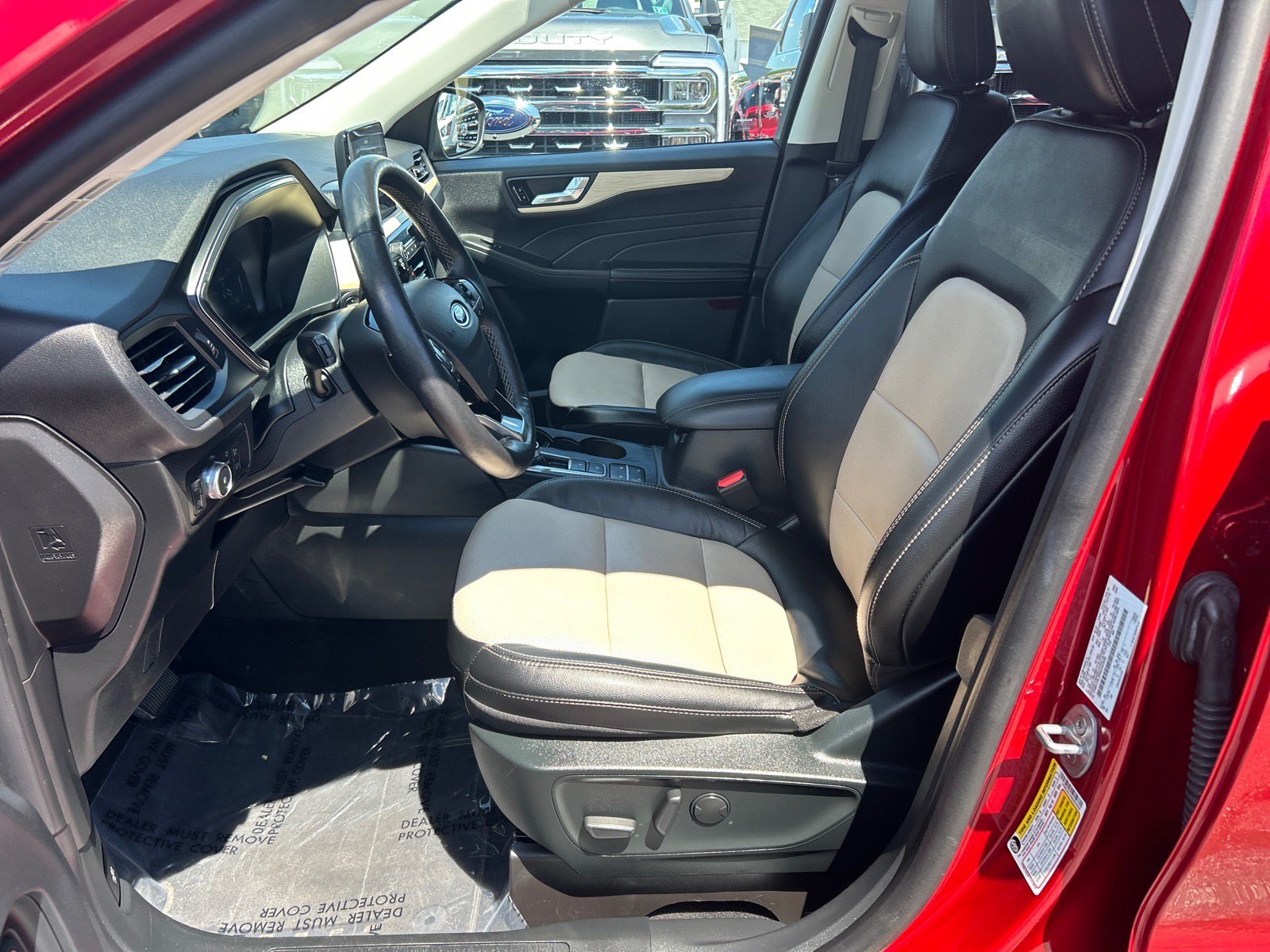 Certified 2022 Ford Escape Titanium w/ Titanium Premium Package FWD image 8