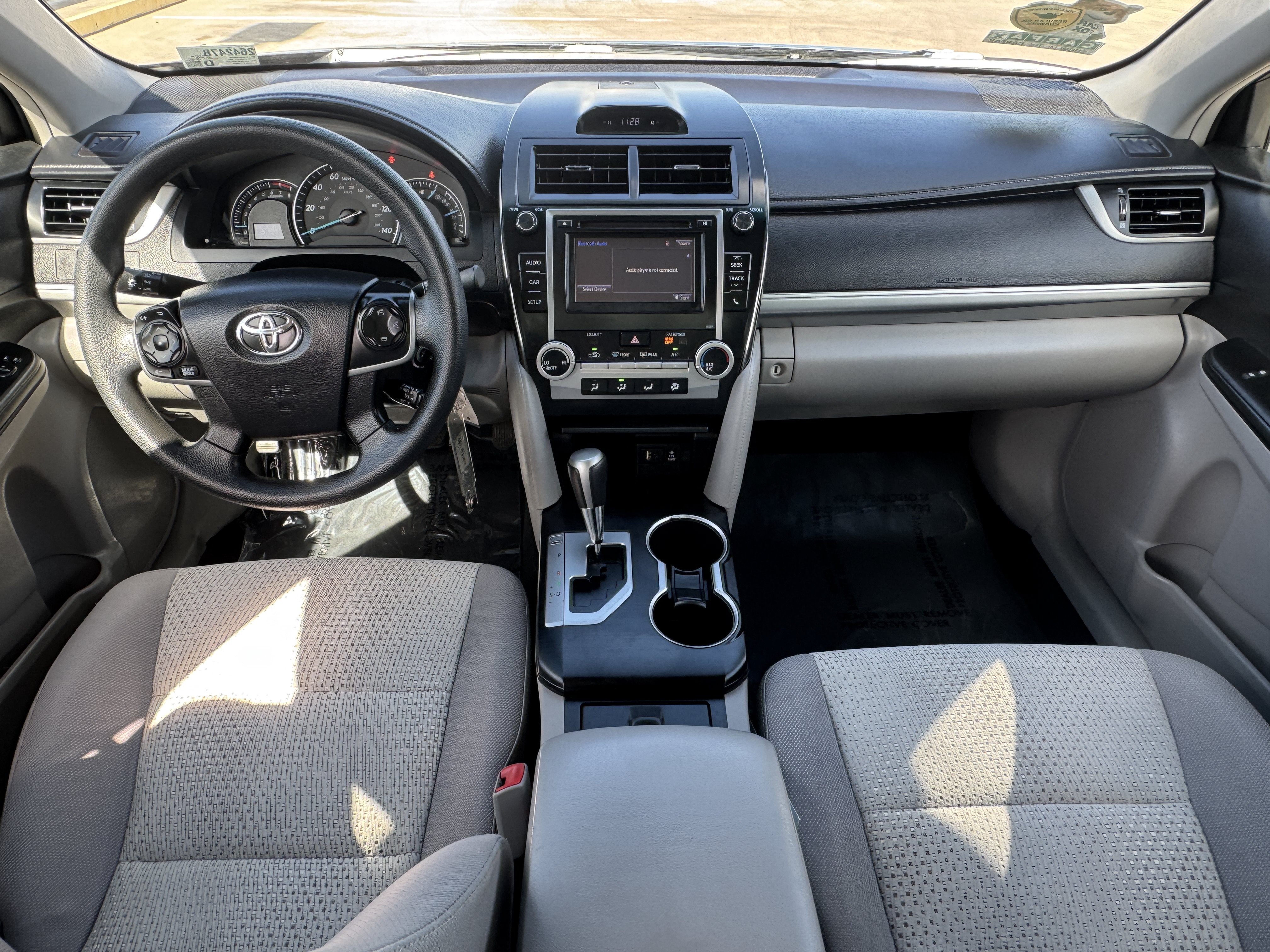 Used 2014 Toyota Camry LE FWD image 30