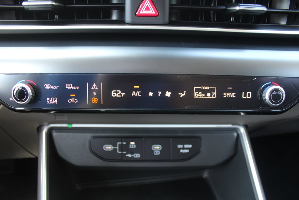New 2027 Kia Carnival LX FWD image 42