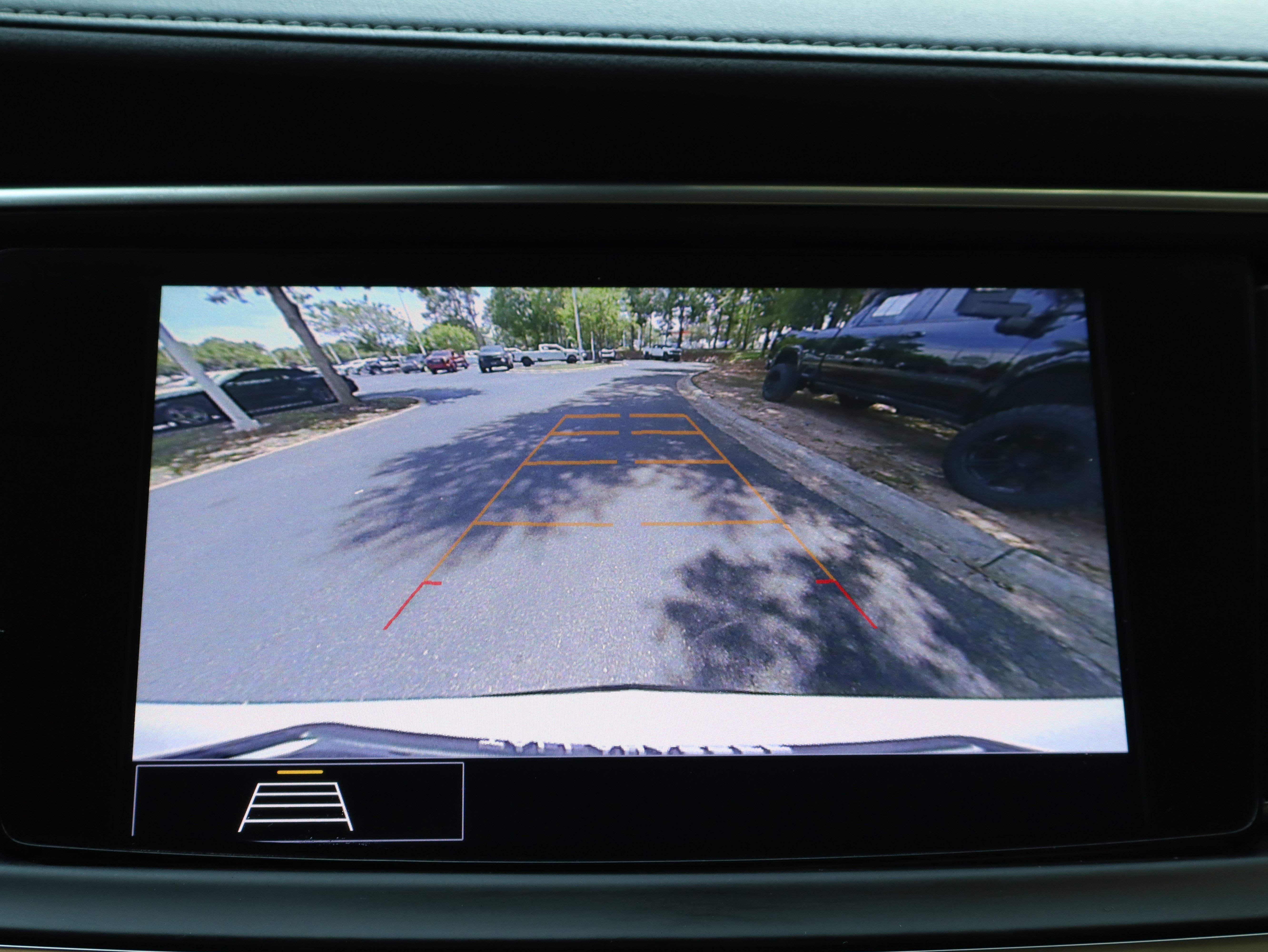 Used 2021 Buick Enclave Essence w/ Sport Touring Edition FWD image 33