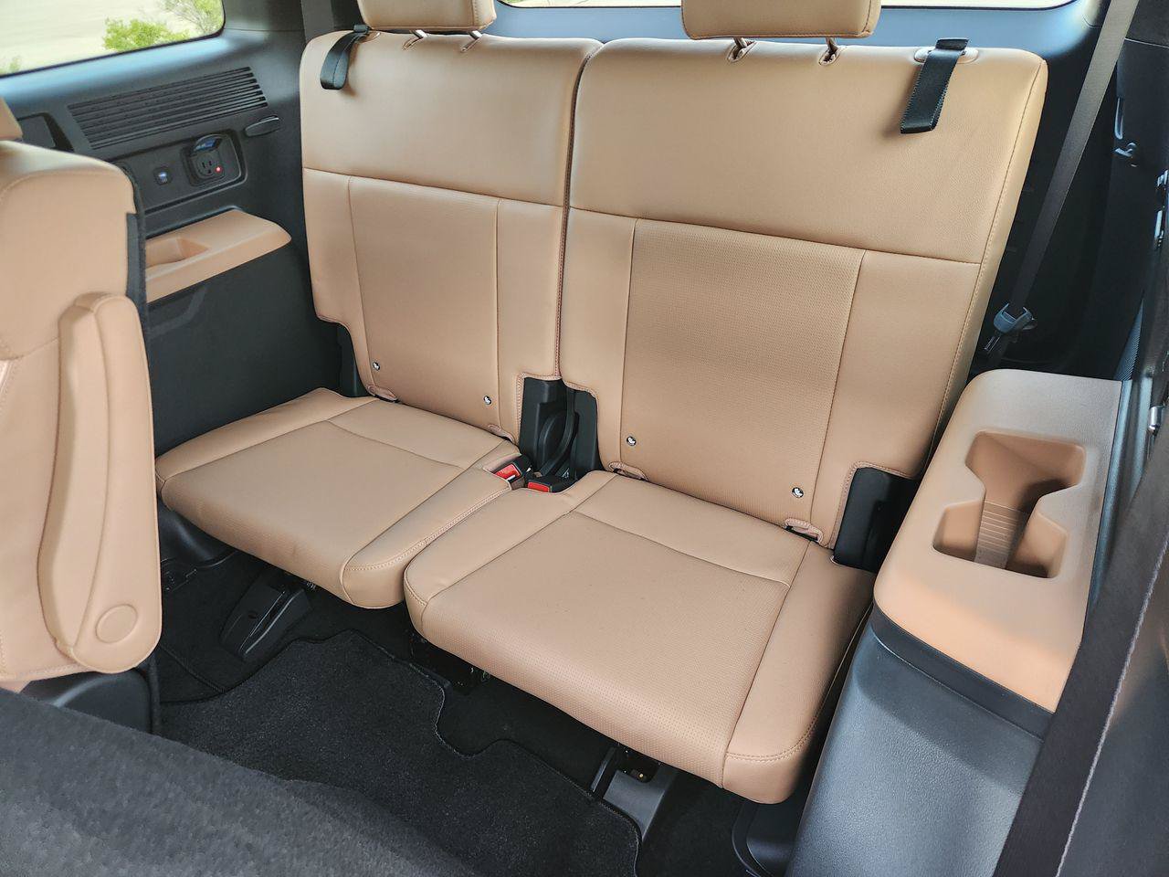 New 2027 Hyundai Santa Fe Limited FWD image 32