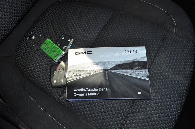Used 2023 GMC Acadia SLE w/ Driver Convenience Package image 36