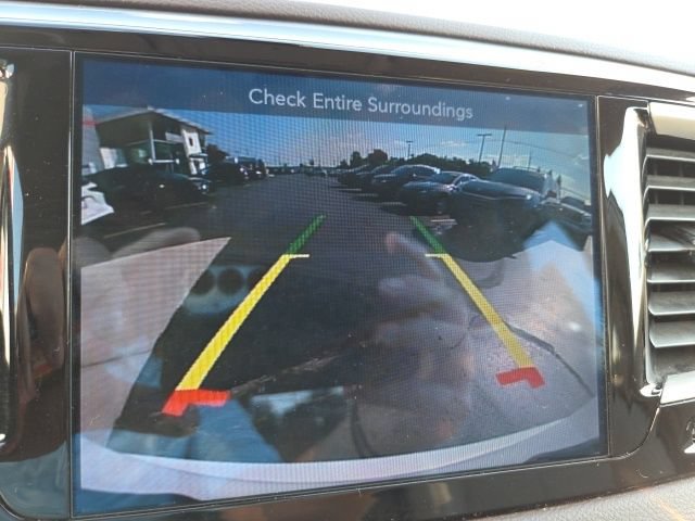 Used 2017 Chrysler Pacifica Touring-L FWD image 15