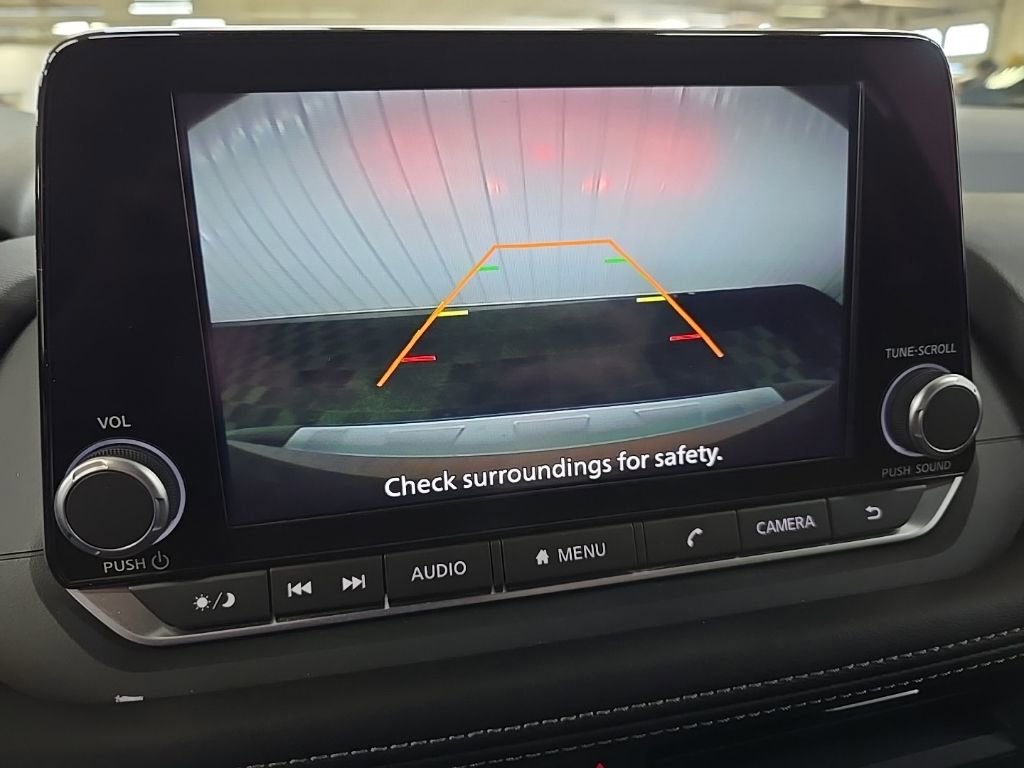 Used 2025 Nissan Rogue SV w/ SV Premium Package image 24