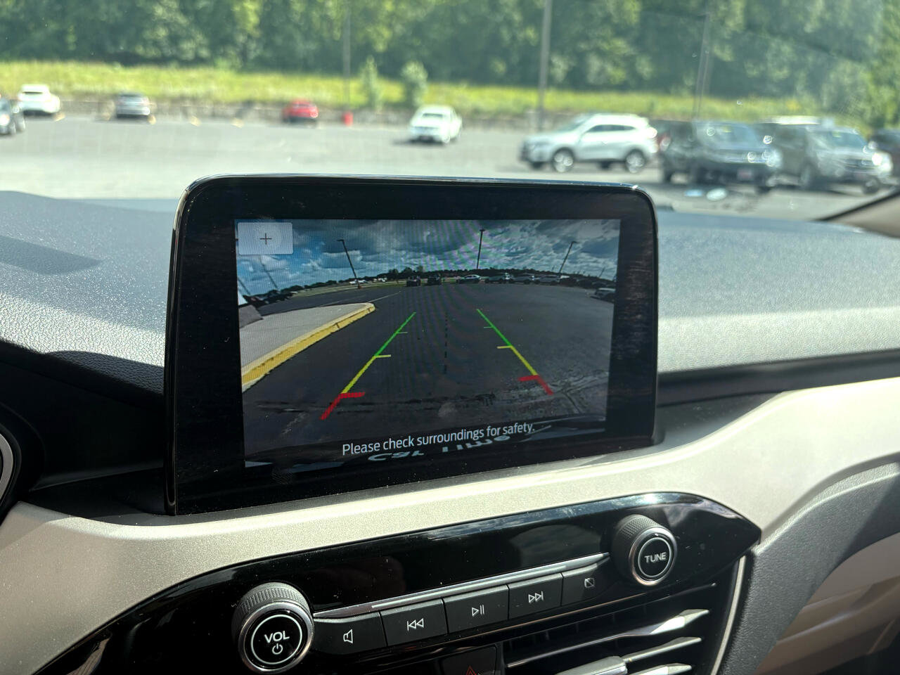 Used 2020 Ford Escape SE image 21