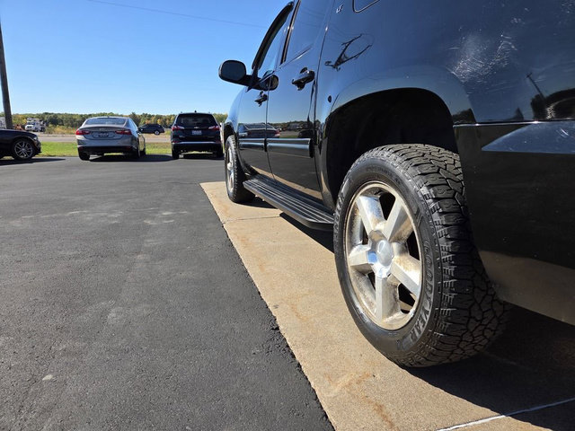 Used 2010 Chevrolet Suburban LT AWD/4WD image 10