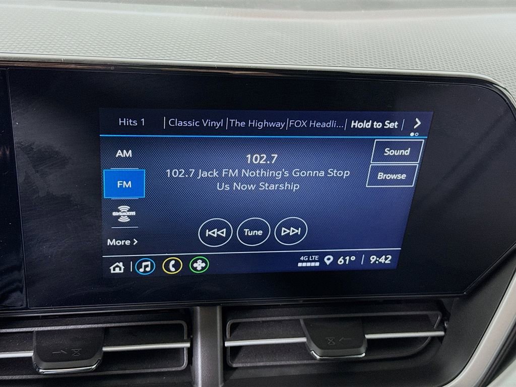 Used 2025 Chevrolet Trax RS w/ Sunroof Package image 6