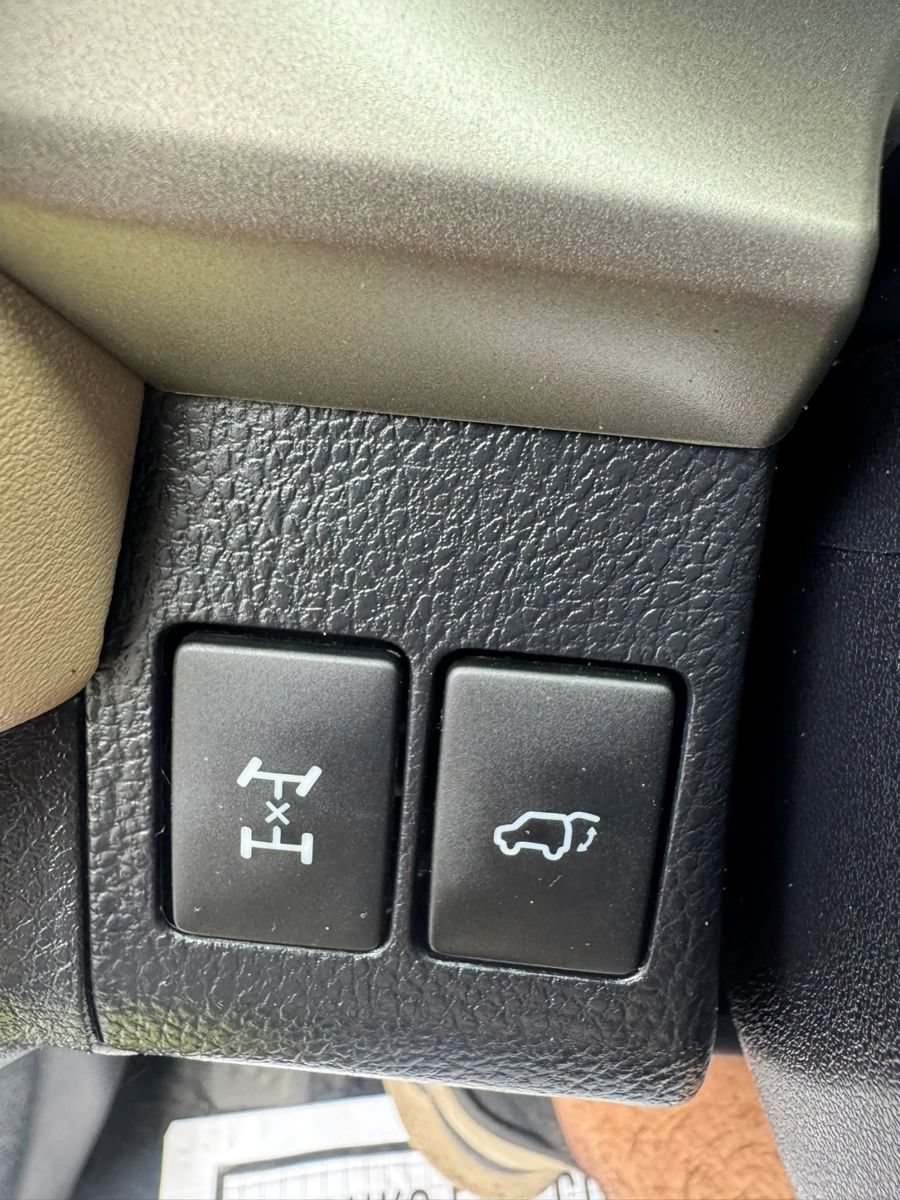 Used 2013 Toyota RAV4 Limited AWD/4WD image 14