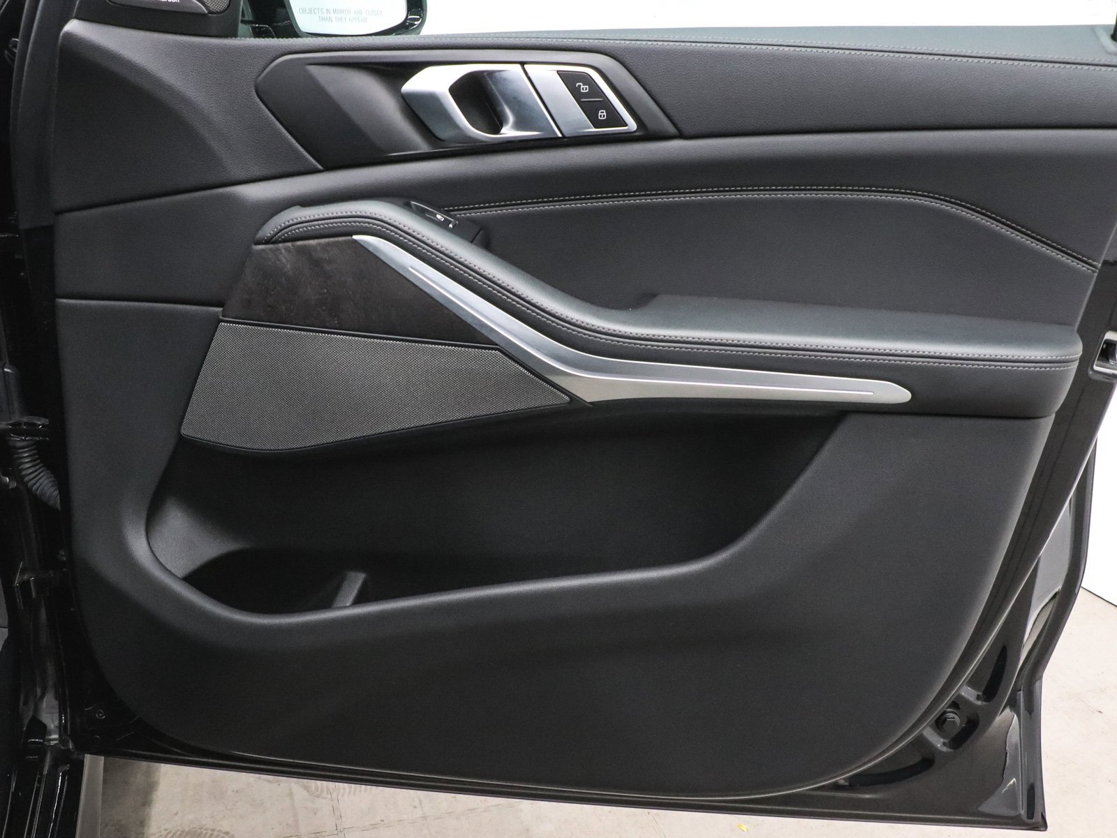 Used 2022 BMW X5 M50i w/ Executive Package image 21