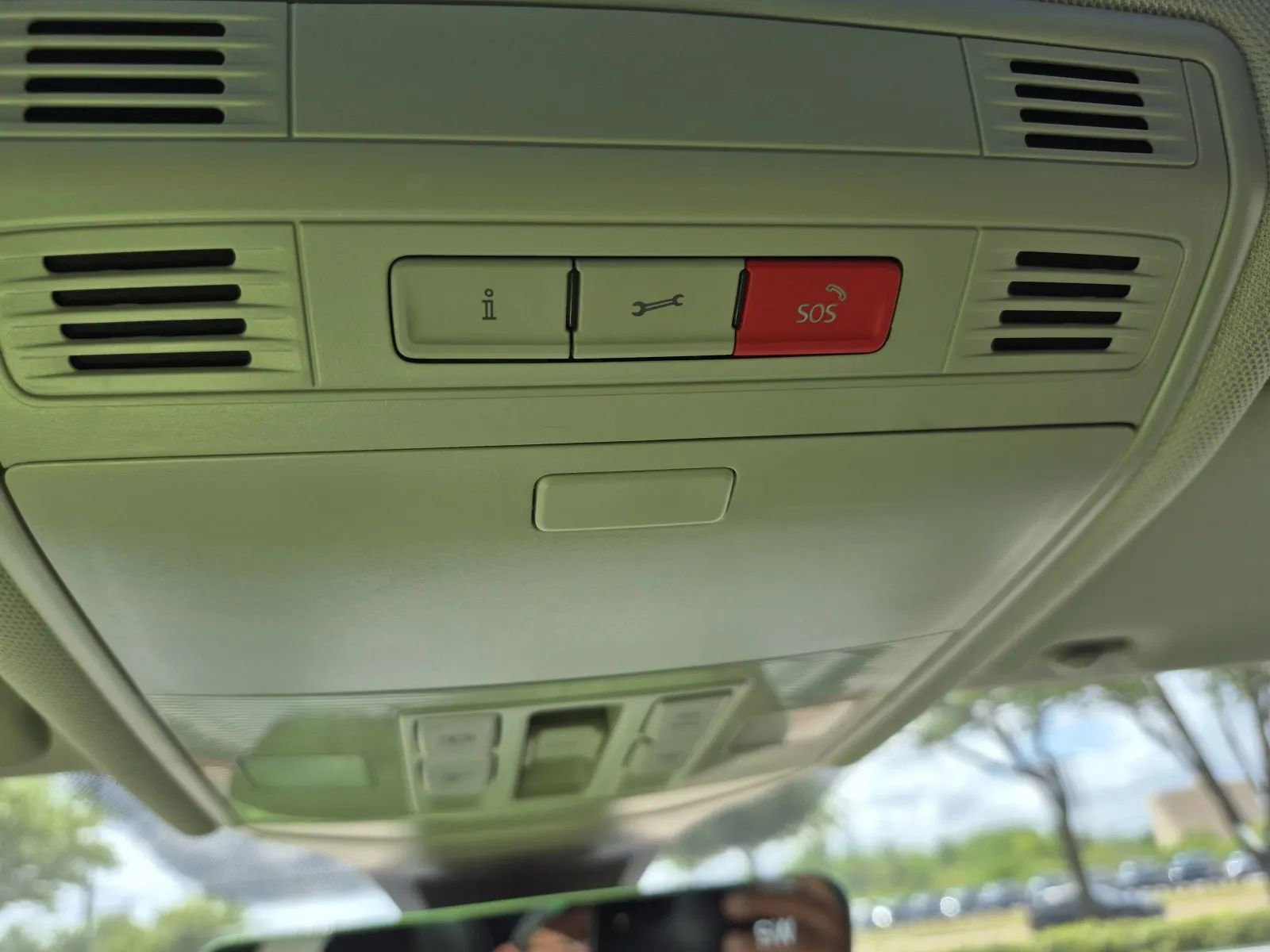 Used 2024 Volkswagen Jetta SE FWD image 28