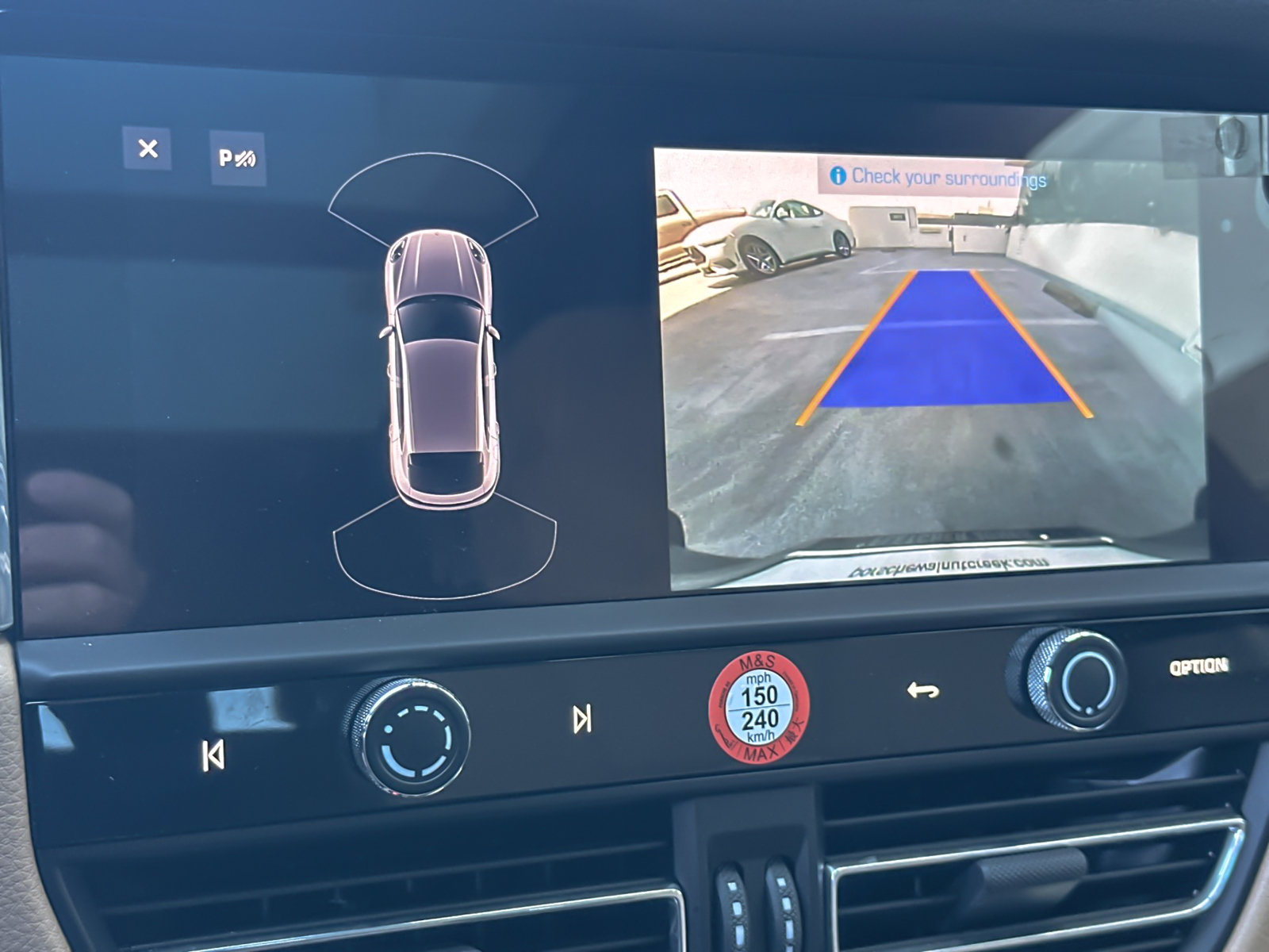 Certified 2026 Porsche Macan AWD/4WD image 17