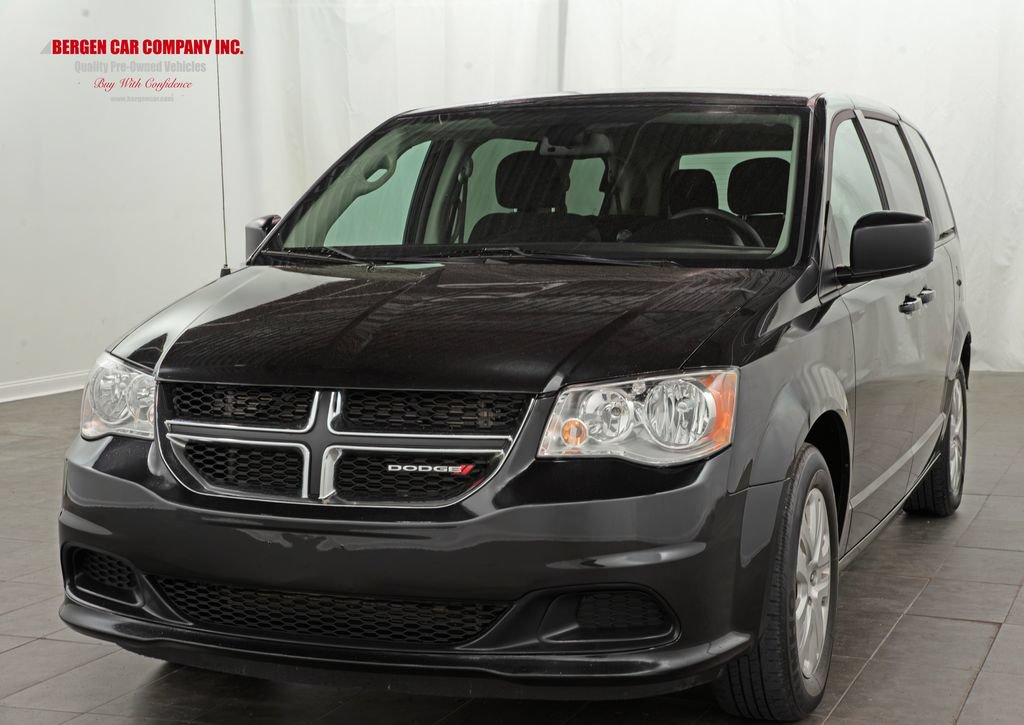 Used 2018 Dodge Grand Caravan SE w/ UConnect Hands-Free Group FWD image 4