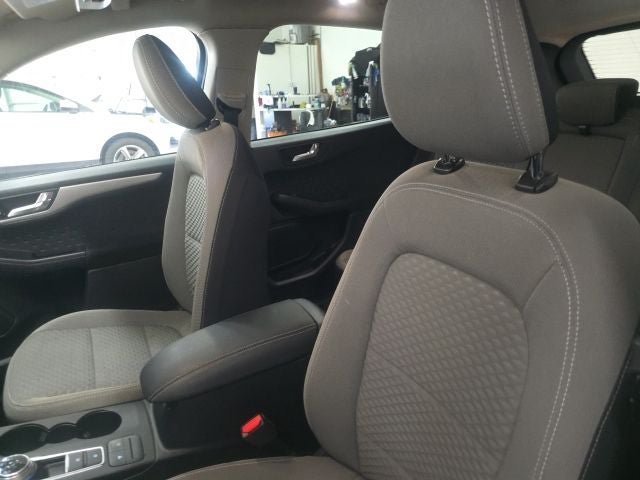 Used 2020 Ford Escape SE FWD image 15