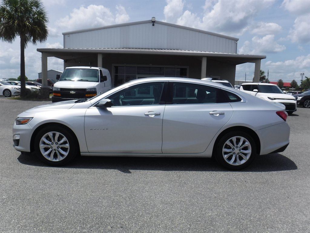 Used 2022 Chevrolet Malibu LT FWD image 1
