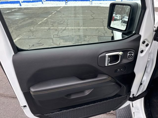 Used 2024 Jeep Wrangler Sahara image 38