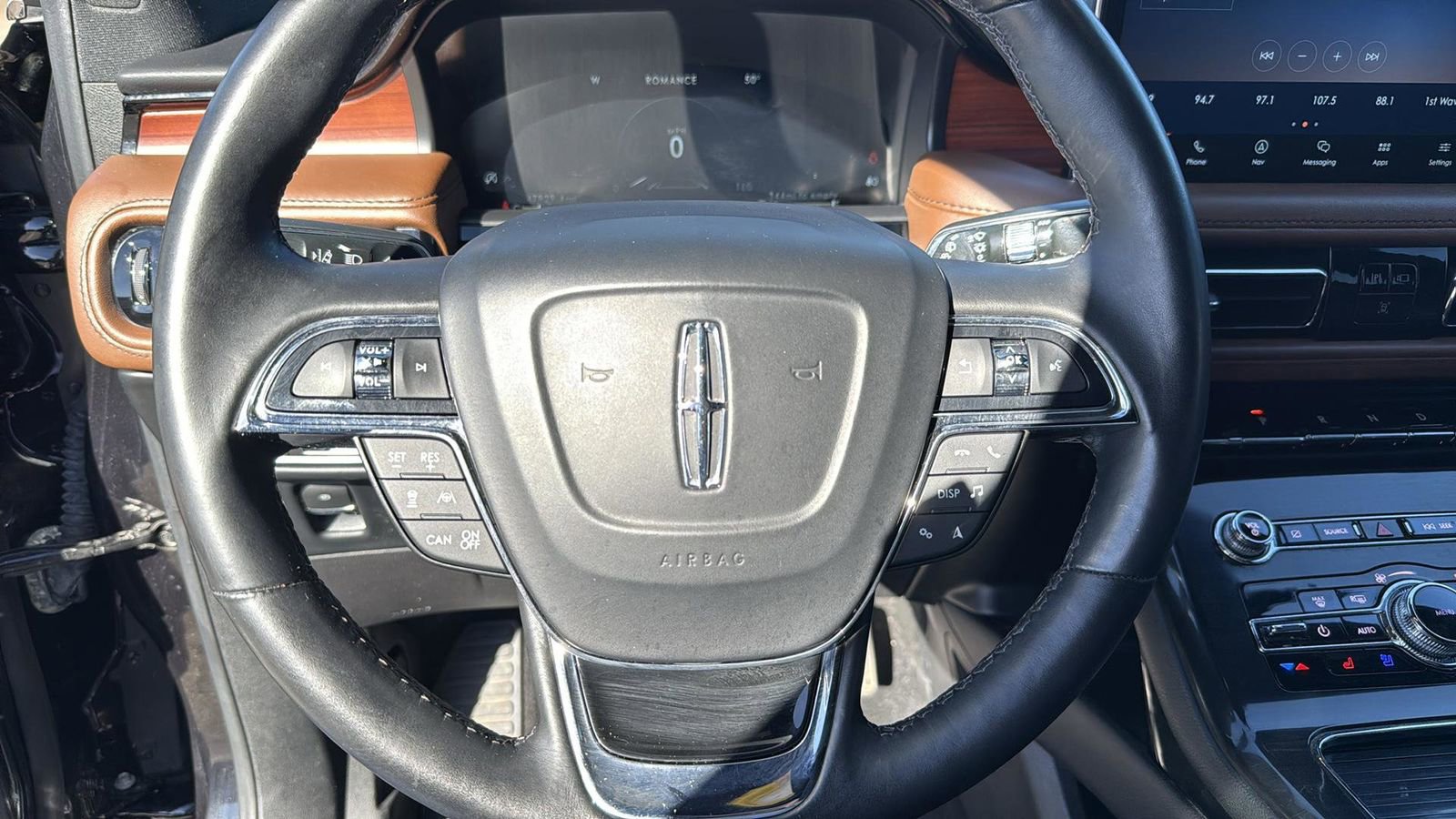 Certified 2022 Lincoln Nautilus Reserve image 15