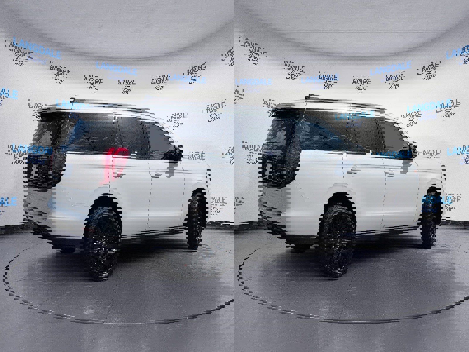 New 2026 Ford Expedition Platinum w/ Stealth Performance Package image 4