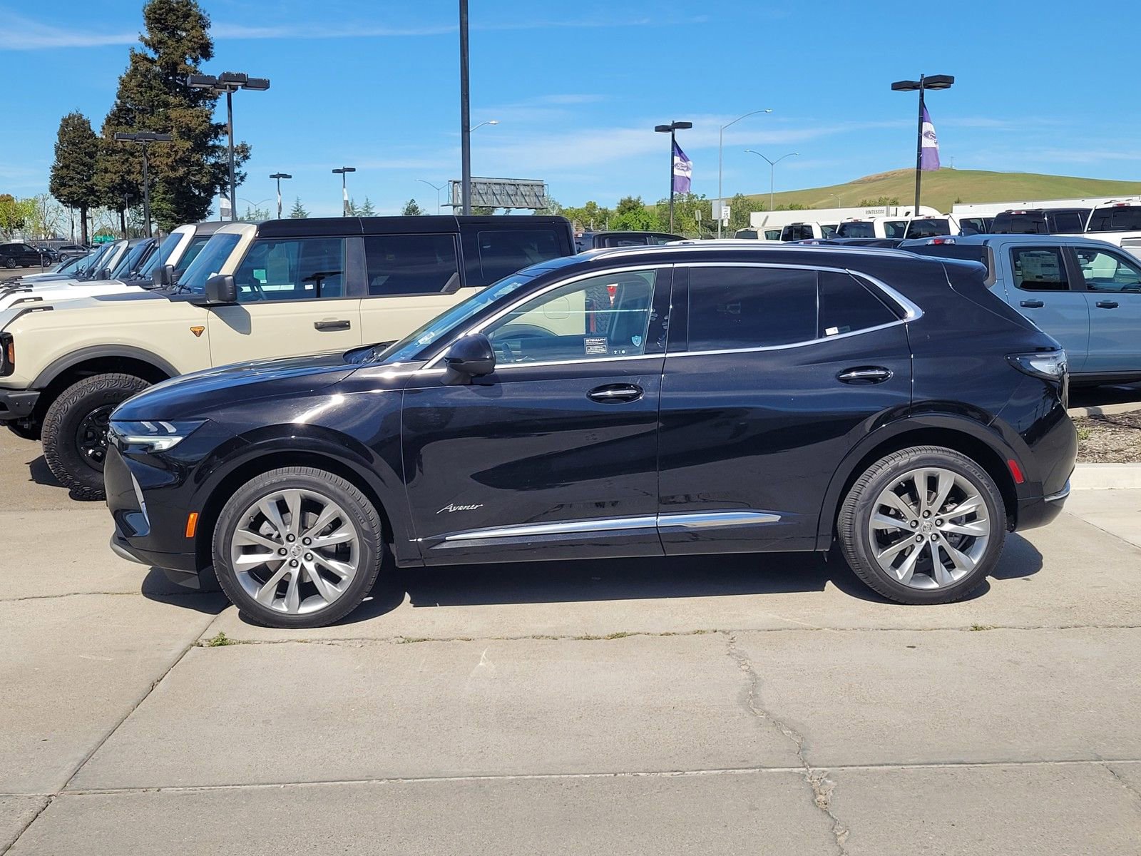 Used 2022 Buick Envision Avenir w/ Safety Package image 7