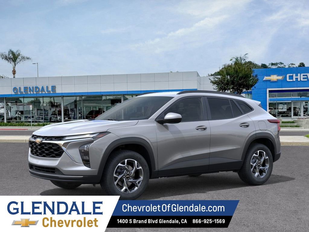 New 2026 Chevrolet Trax LT w/ Driver Confidence Package FWD image 2