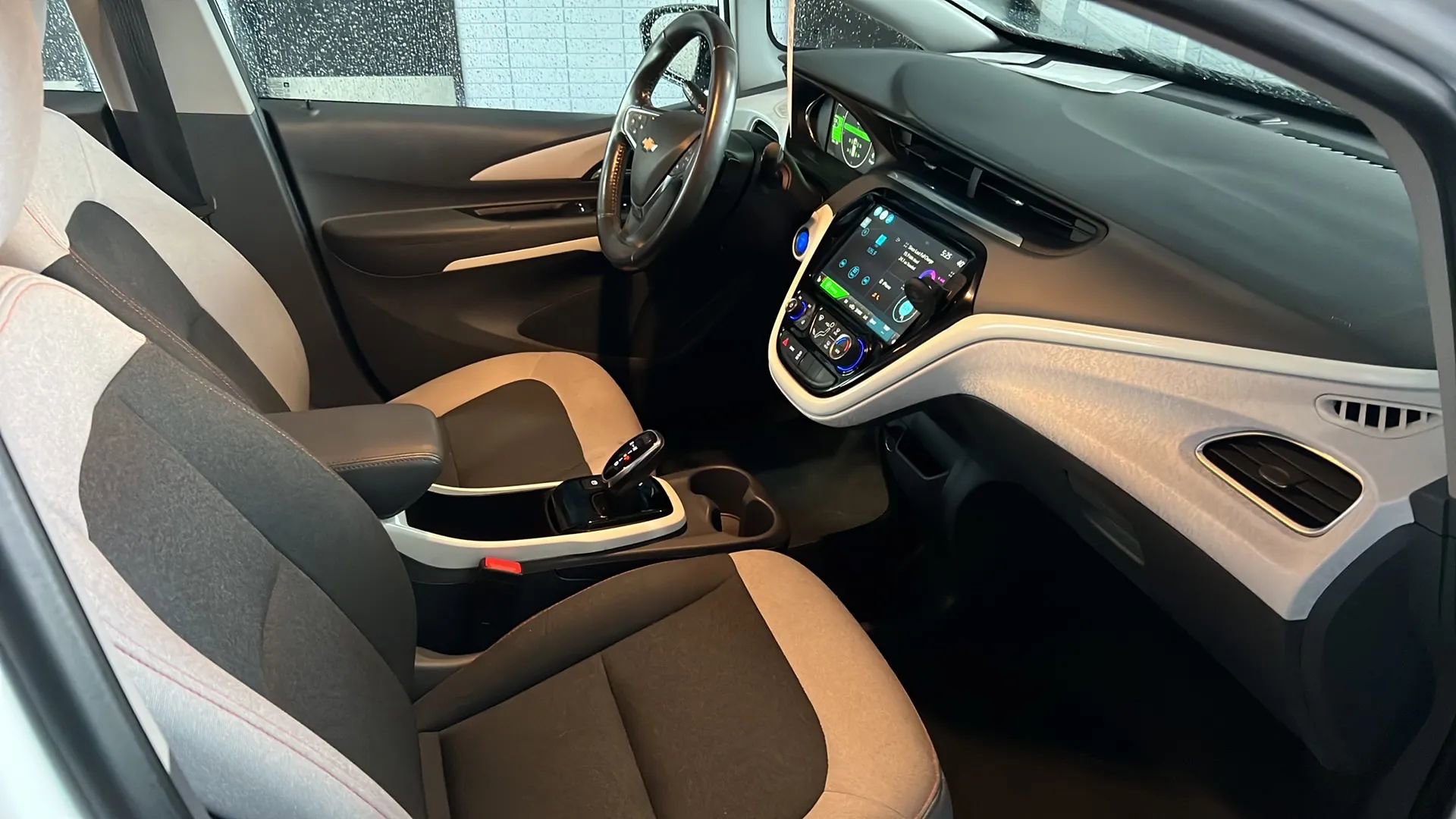 Used 2020 Chevrolet Bolt LT image 5