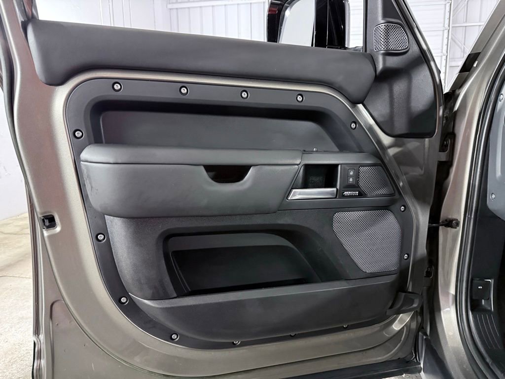 Used 2023 Land Rover Defender 110 X image 20