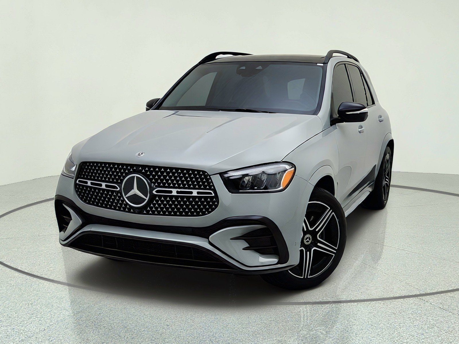 Certified 2025 Mercedes-Benz GLE 350 4MATIC w/ AMG Line Exterior image 2