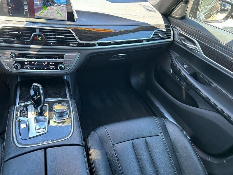 Used 2018 BMW 740i RWD image 13