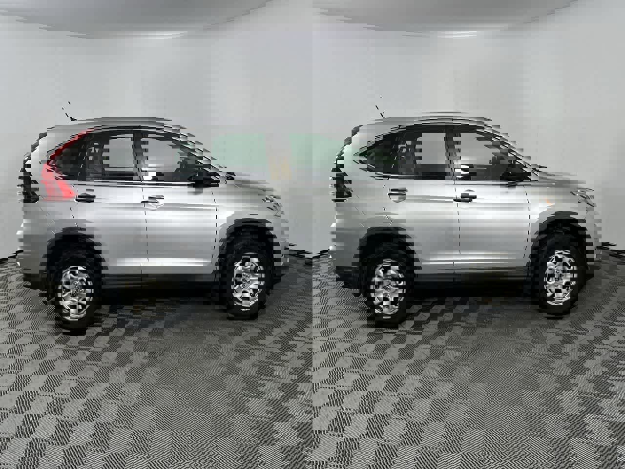 Used 2015 Honda CR-V LX image 9