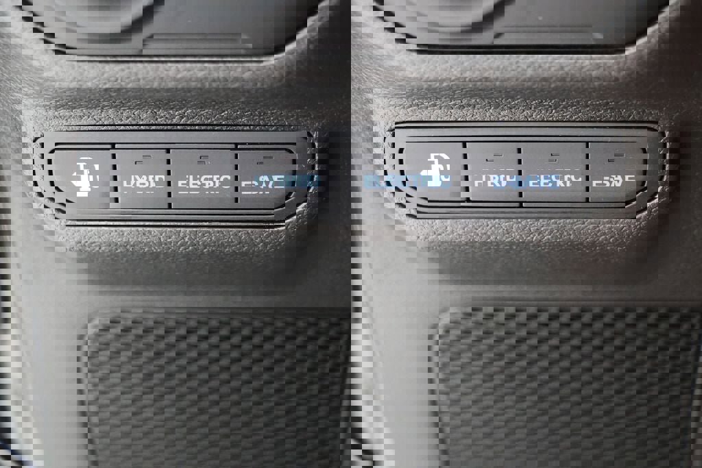 Used 2023 Jeep Wrangler Unlimited Rubicon 4xe w/ Cold Weather Group AWD/4WD image 28