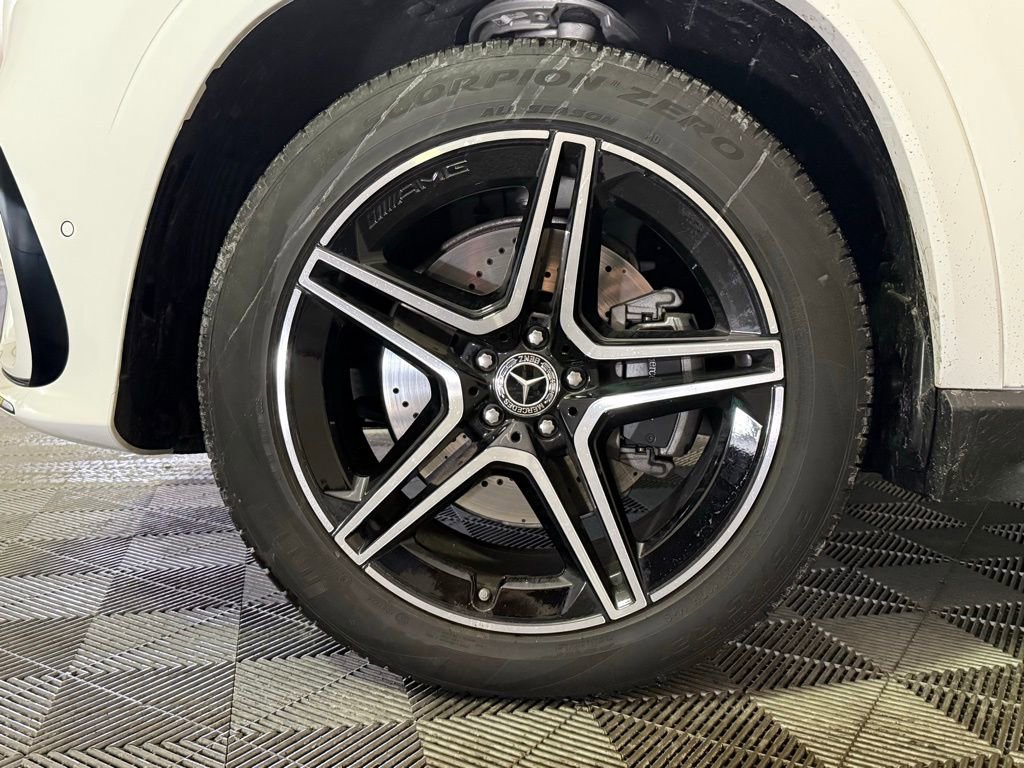 Used 2026 Mercedes-Benz GLS 450 4MATIC image 9
