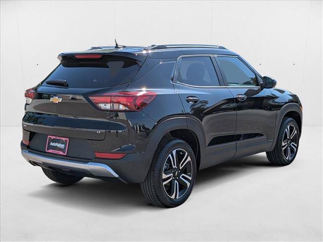 New 2025 Chevrolet TrailBlazer LT w/ LT Cold Weather Package AWD/4WD image 2