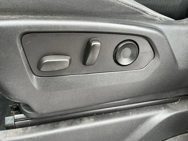 Used 2022 Chevrolet Silverado 1500 Custom image 16