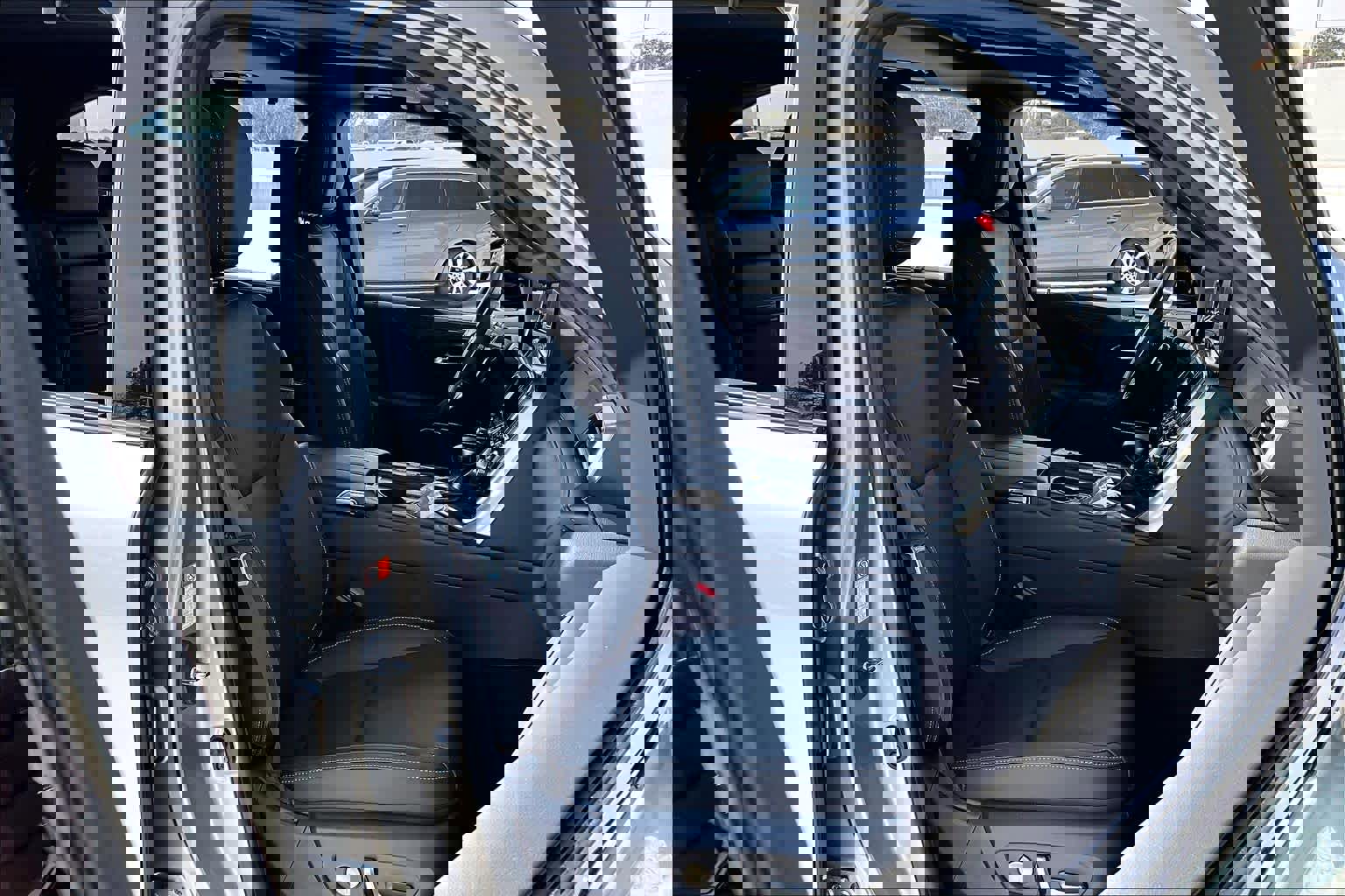 Used 2024 Lexus LX 600 4WD w/ Appearance Package image 8