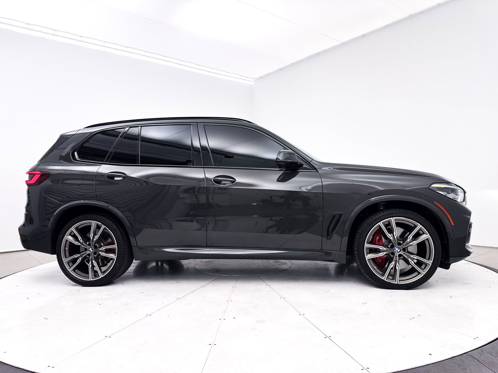 Used 2021 BMW X5 M50i image 42