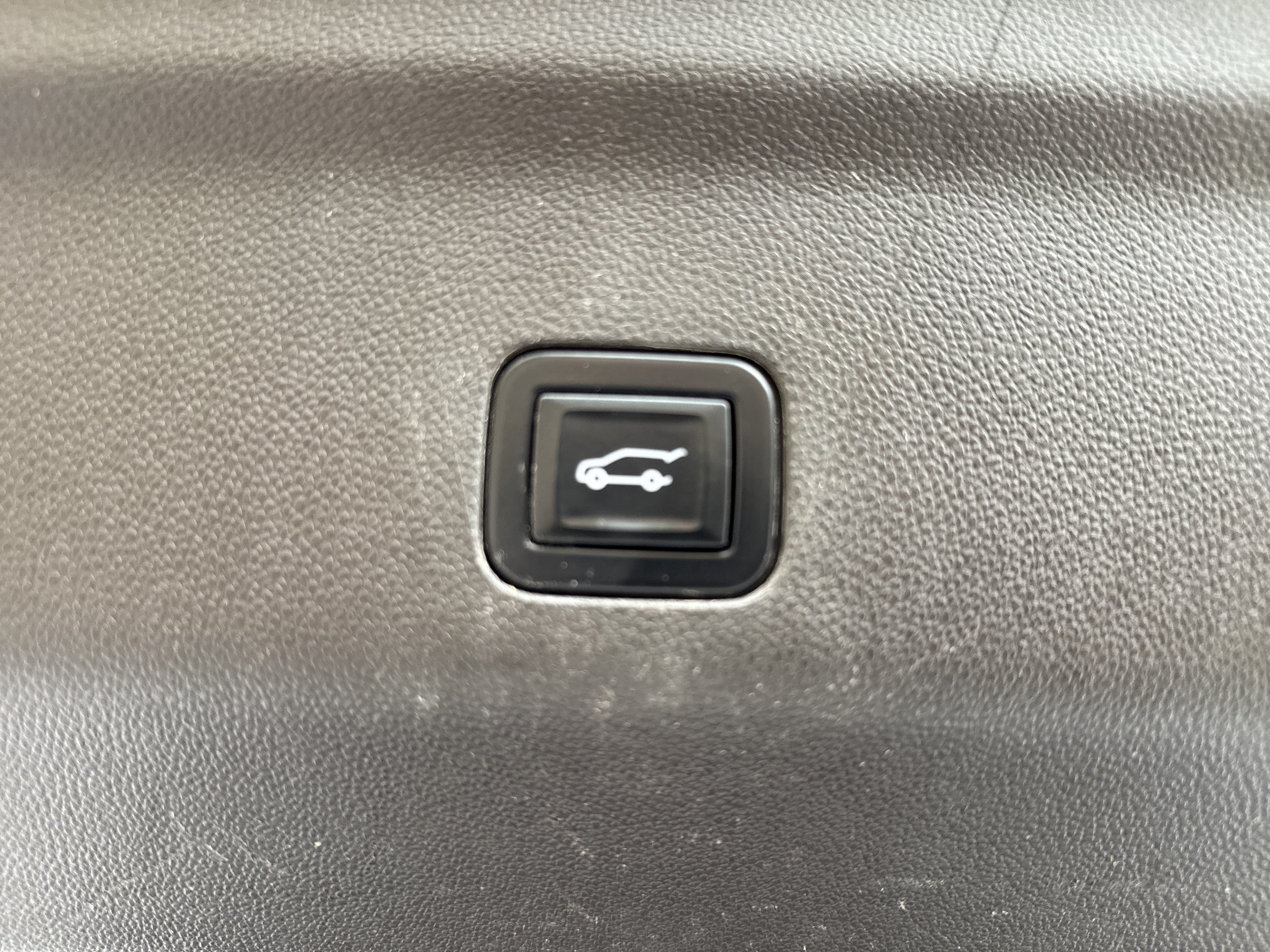 Used 2022 GMC Yukon SLT w/ SLT Premium Package RWD image 38